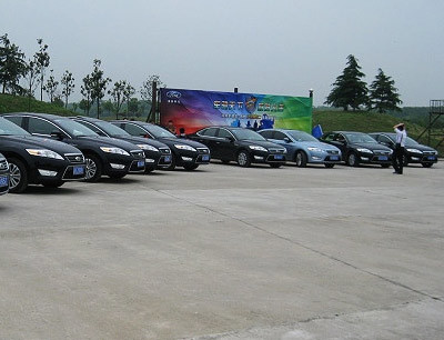 車馳天下 汽車飾品銷售，為您的愛車增添個(gè)性與舒適